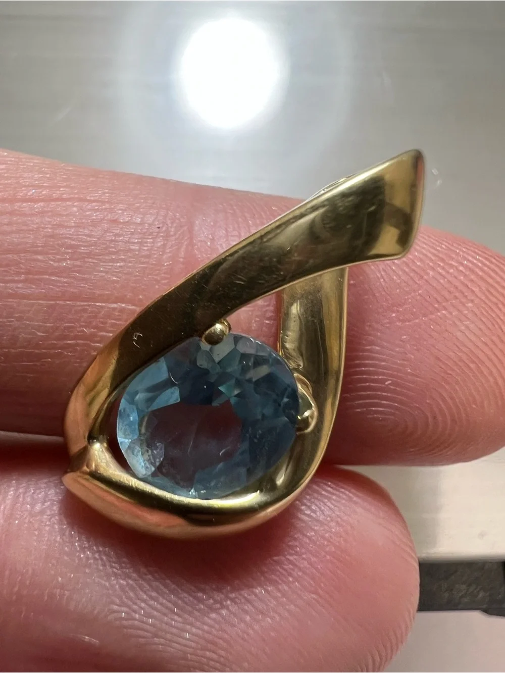 VTG 14K Yellow Gold Blue Topaz or Aquamarine Swirl Pendant